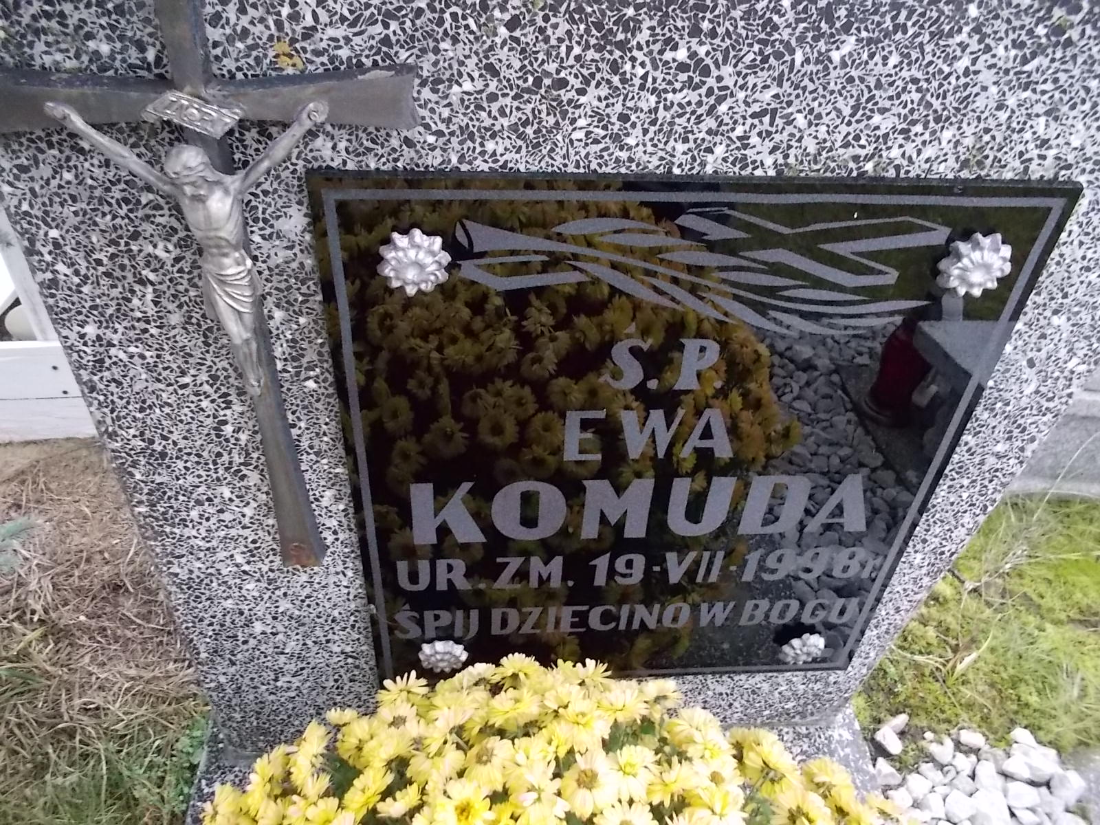 Ewa KOMUDA 1998 Ostrołęka - Grobonet - Wyszukiwarka osób pochowanych