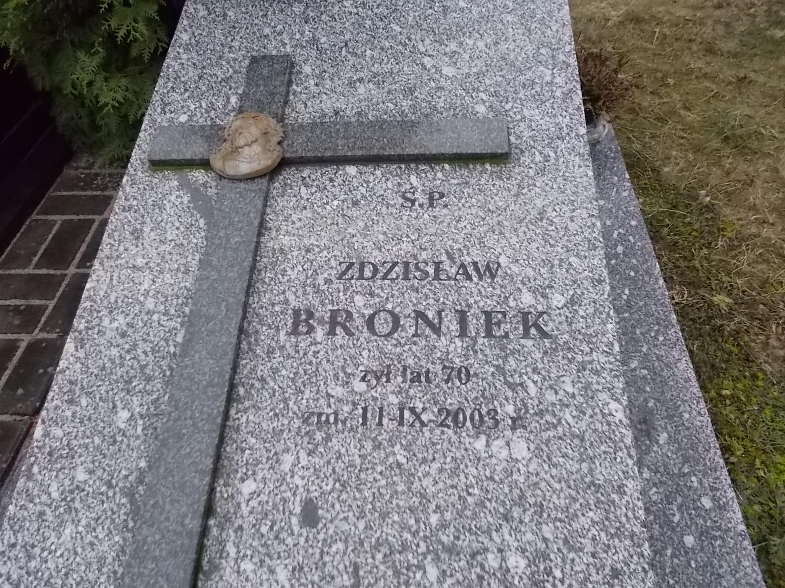 Andrzej Broniek 1958 Ostrołęka - Grobonet - Wyszukiwarka osób pochowanych